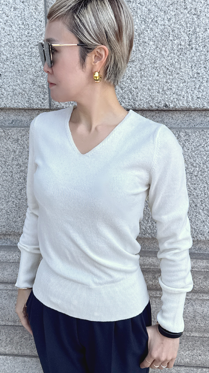 Ｖネックカシミヤニット