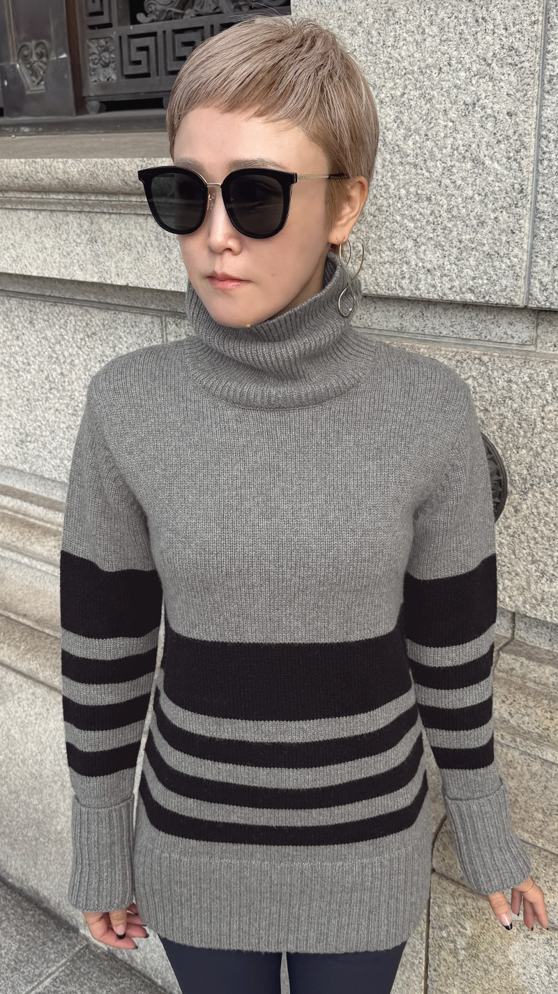 パネルボーダーニット