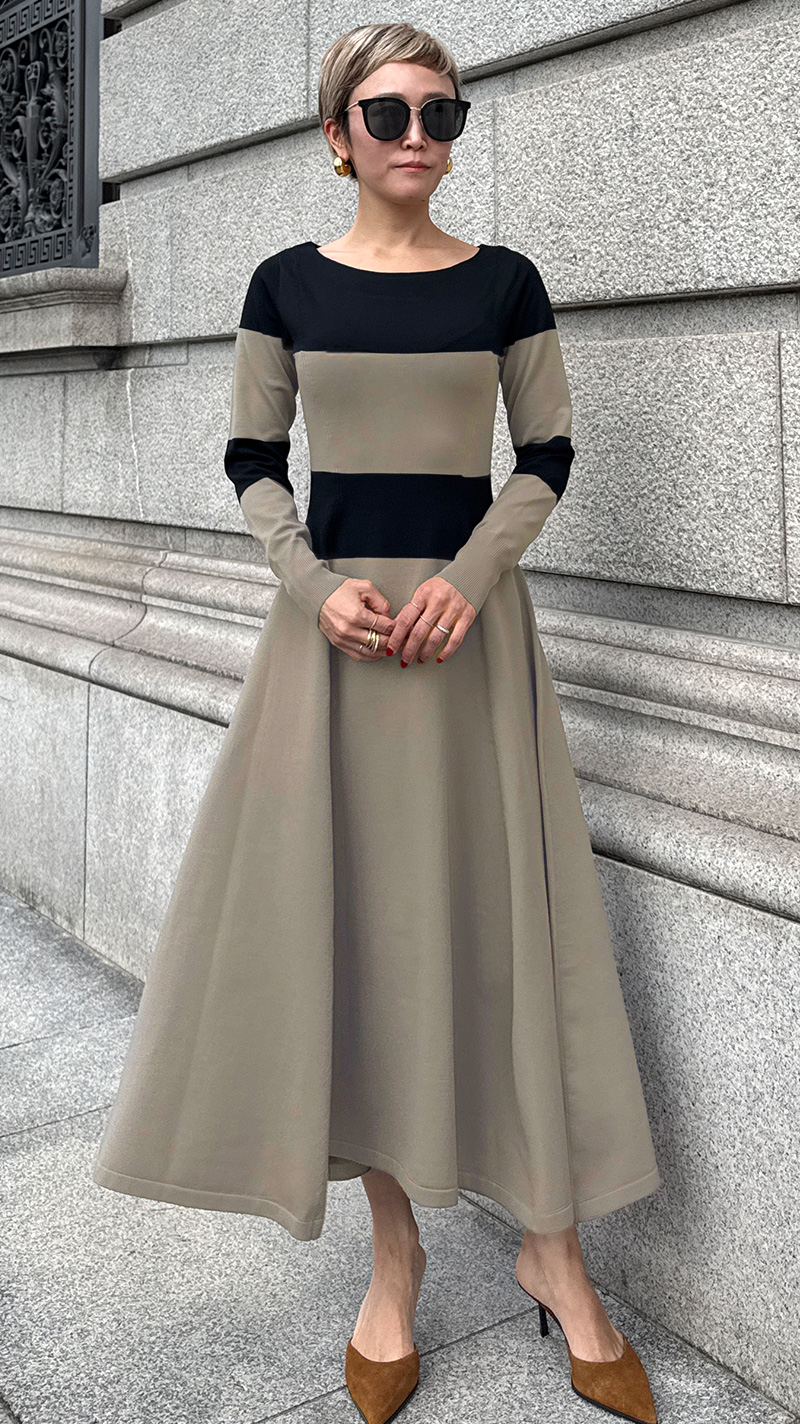 タグ付き新品JENNE 白花柄長袖ロングワンピース タグ付き新品JENNE 白花柄長袖ロングワンピース タグ付き新品