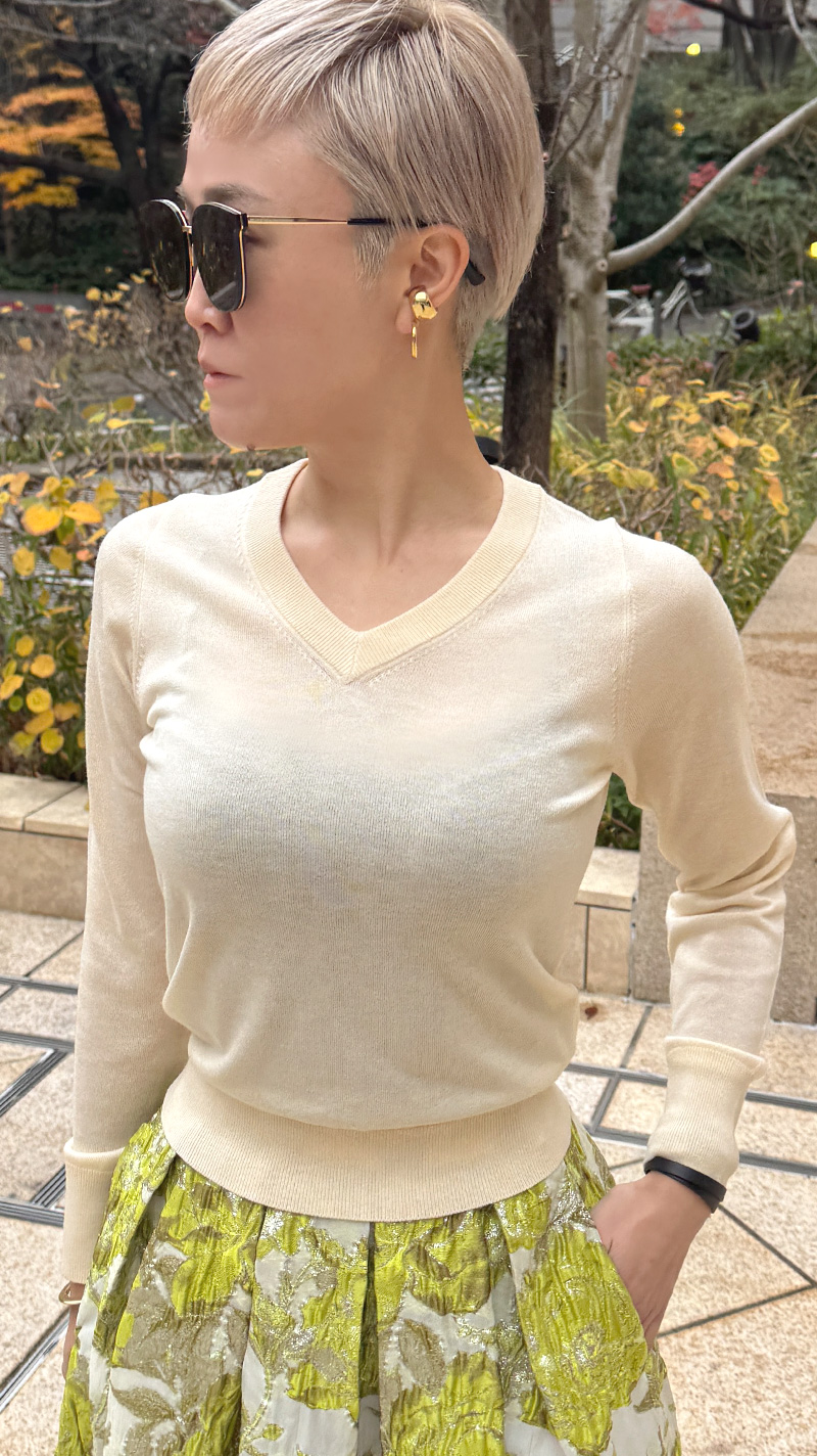 ミルキータッチVネック（シルクカシミヤ）