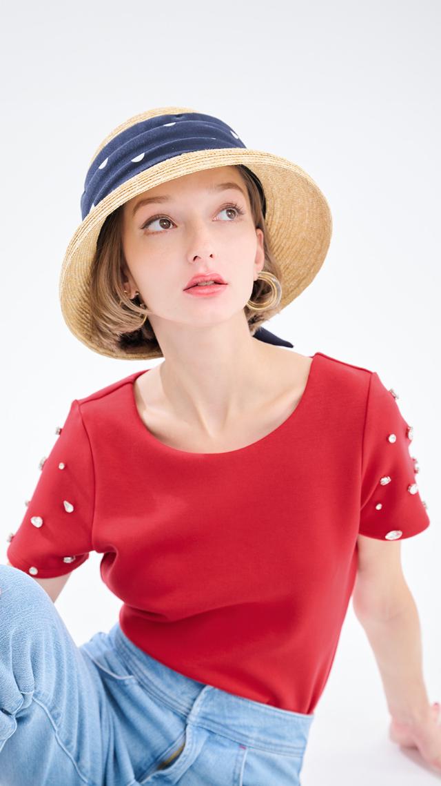 ビジュースリーブトップス