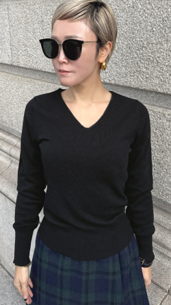 Ｖネックカシミヤニット