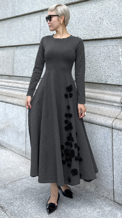 【再予約】フラワーモチーフワンピース【発送予定：1月下旬】