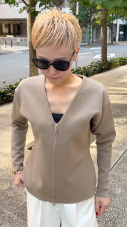 Vネックジップアップカーディガン