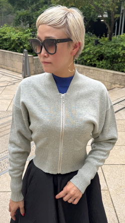 ジップ付きニットプルオーバー