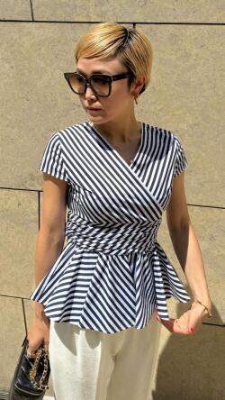 カシュクールペプラムブラウス