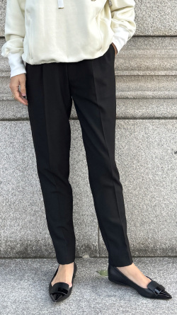 美脚裏起スラックス（吸湿発熱）