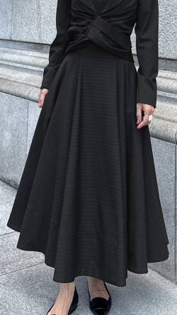 ピンストライプフレアスカート