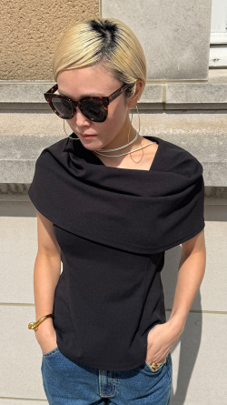 ドラマティックアシンメトリーカットソー