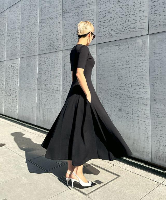 JENNE美ラインニットワンピース｜JENNE(ジェンヌ)公式通販：パリ  