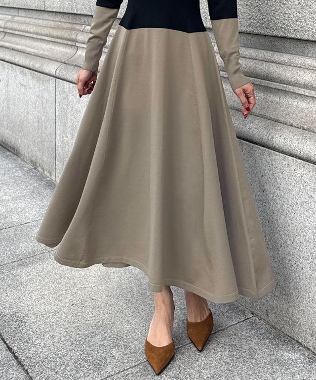 ジェンヌ　配色美ラインニットワンピース　ブラック　L 未使用品✨ JENNE美ラインニットワンピース｜JENNE(ジェンヌ)公式通販：パリ