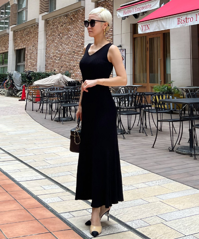 KARENMILLEN ドレスワンピースノースリーブ襟付きVネック黒