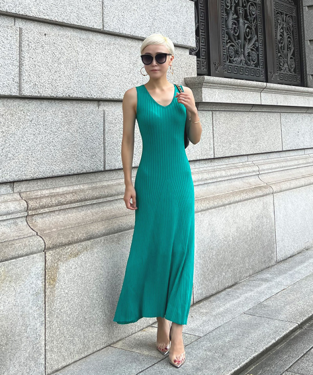 Vネック ノースリーブニットワンピース Jenne ジェンヌ 公式通販 美しく見せてくれるお洋服ブランド