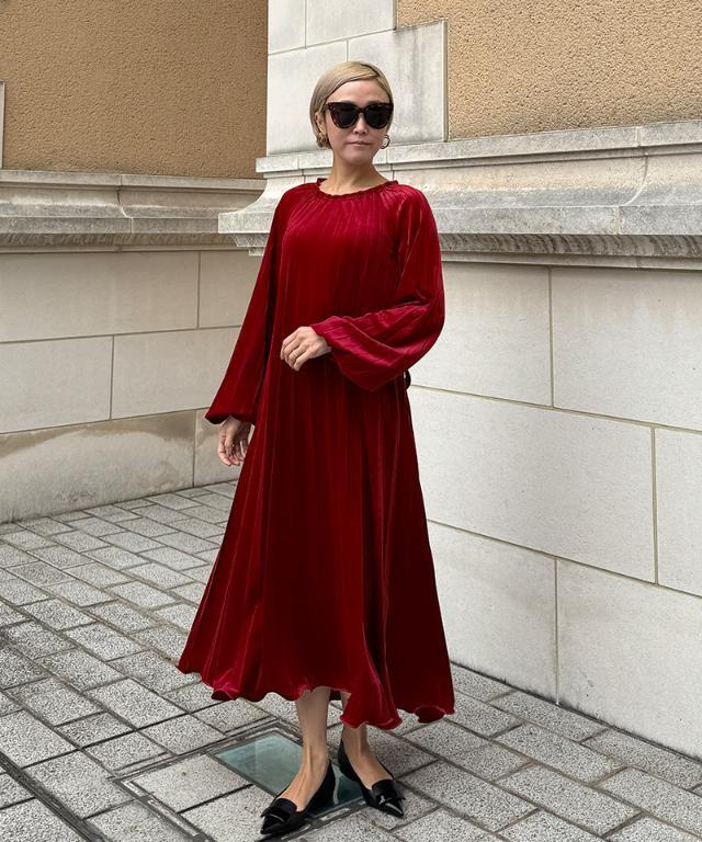 ベロアプリーツワンピース｜JENNE(ジェンヌ)公式通販：パリジェンヌの  