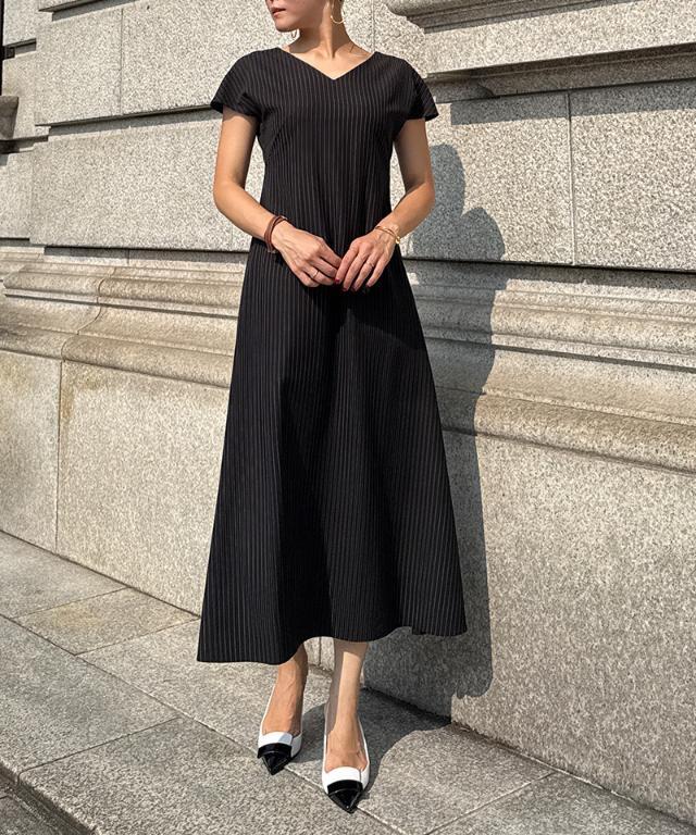 ジェンヌ・ピンストライプワンピース 白、M ピンストライプ美シルエットワンピース｜JENNE(ジェンヌ)公式