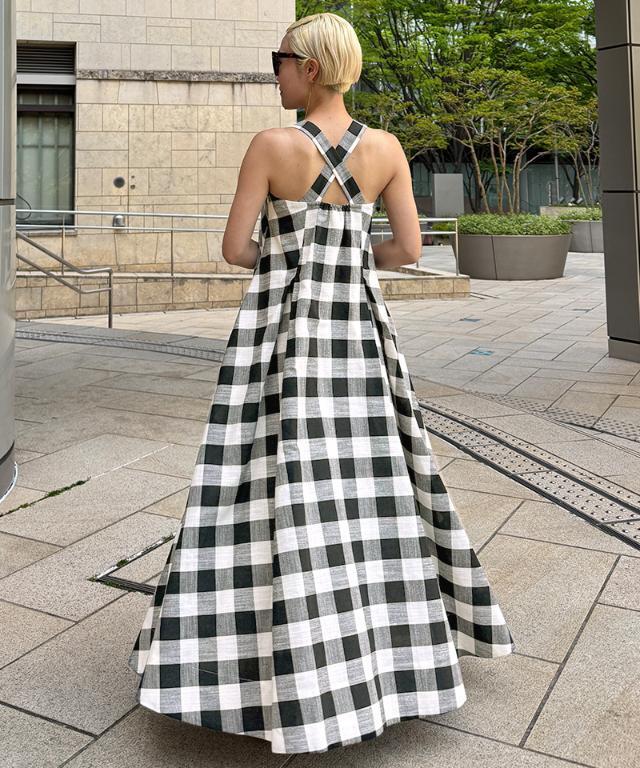 JENNE 完売したチェック柄 ロングワンピース 新品 タグあり 送料込み価格 JENNE 完売したチェック柄 ロングワンピース 新品 タグあり 送料込み