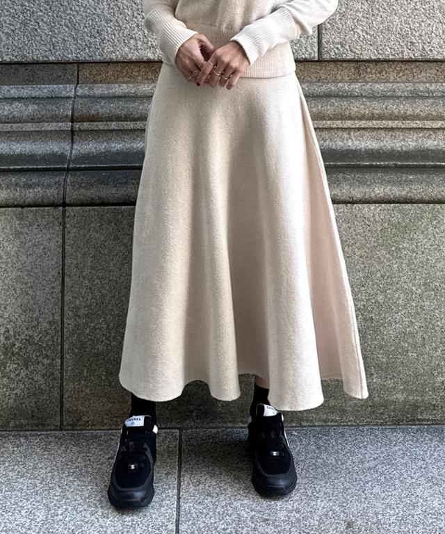 もちふわとろけるニットスカート｜JENNE(ジェンヌ)公式通販：パリ