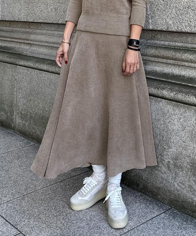 もちふわとろけるニットスカート｜JENNE(ジェンヌ)公式通販：パリ