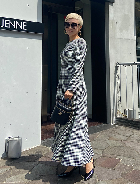 美品【フェンディ】近年モデル シャツワンピース フレア レザー 黒  