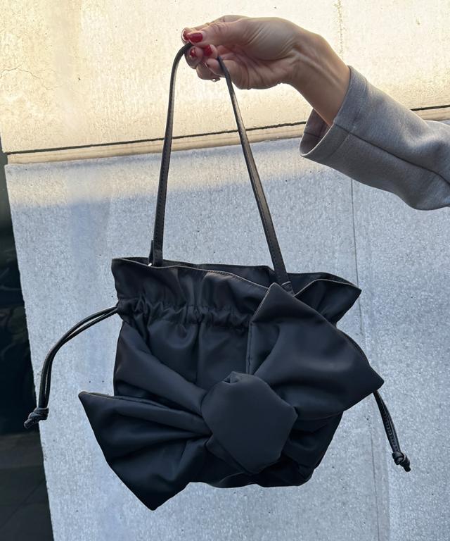 JENNE ブラック レザー 巾着型 バッグ　ハンドバッグ JENNEリボンミニショルダー｜JENNE(ジェンヌ)公式通販：パリジェンヌの
