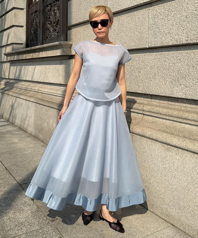 GIVENCHY/ジバンシー/シルバー サテン ロングスカート 約90cm 待ち侘びていた肘チュール先輩とシルバースカート🪐 . シルエットが