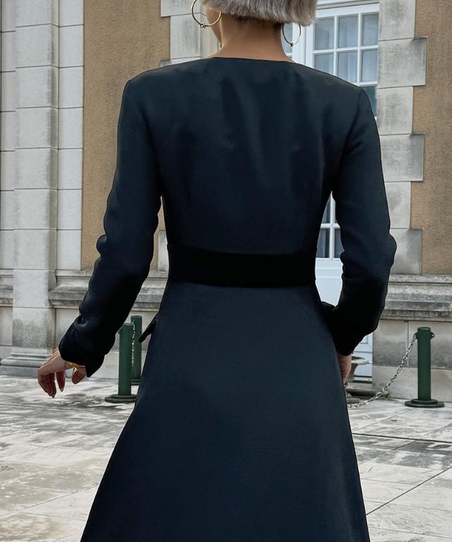 ベロアポイントワンピース｜JENNE(ジェンヌ)公式通販：パリジェンヌの  