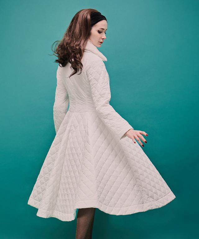 ジェンヌ JENNE スプリングコート オフホワイト M 美品 配色衿