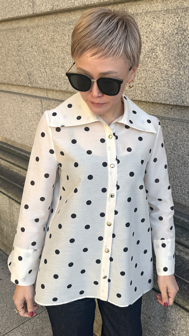 日本製ラグジュアリードットブラウス（北陸生産生地）｜JENNE(ジェンヌ