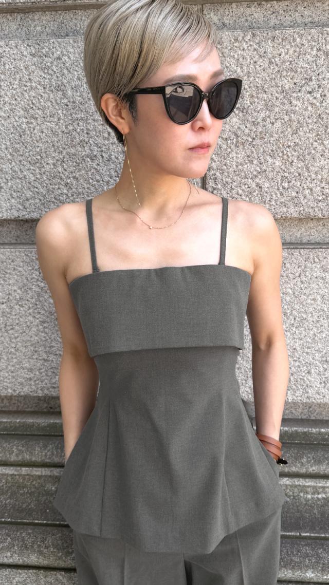 【美品】ロンハーマン別注Sherris シェリス　Vネックタンクトップ ビスチェ風トップス（防シワ機能性生地）｜JENNE(ジェンヌ)公式通販
