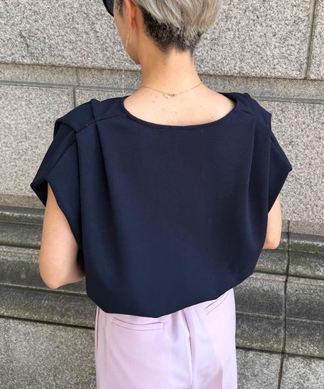 タック美シルエットカットソー（接触冷感・紫外線防止機能生地