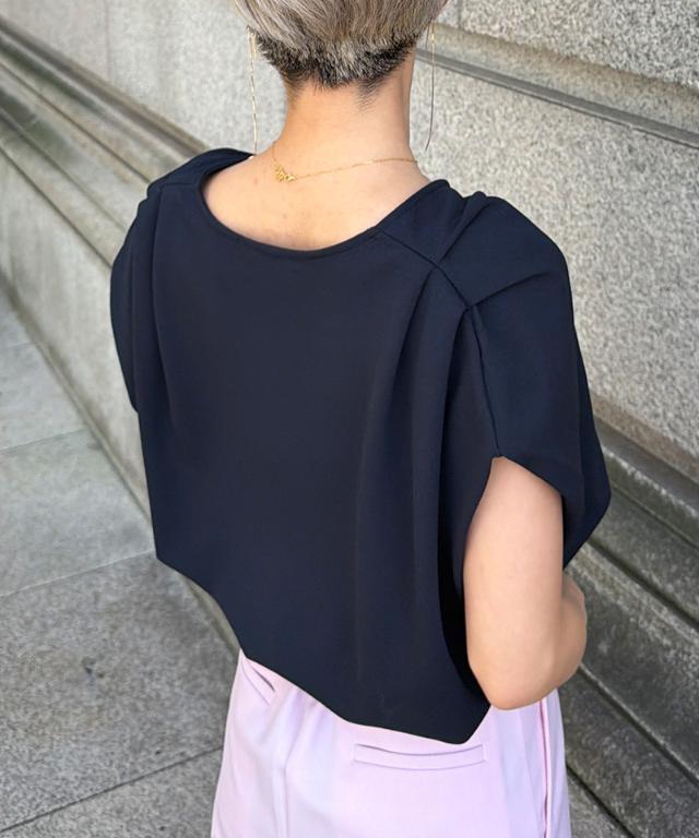 タック美シルエットカットソー（接触冷感・紫外線防止機能生地