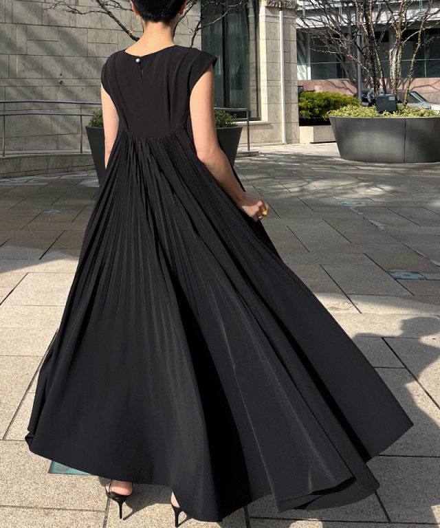 JENNNE バックトレーンドレス｜JENNE(ジェンヌ)公式通販：パリジェンヌ  