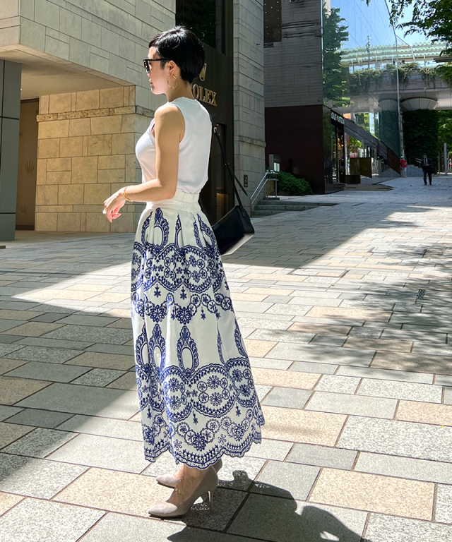 総刺繍BOXタックスカート｜JENNE(ジェンヌ)公式通販：パリジェンヌの  