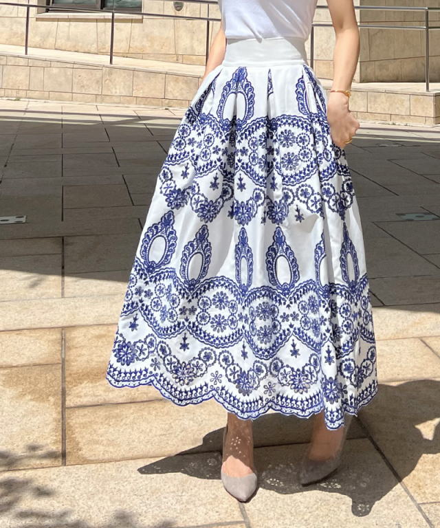 総刺繍BOXタックスカート｜JENNE(ジェンヌ)公式通販：パリジェンヌの  