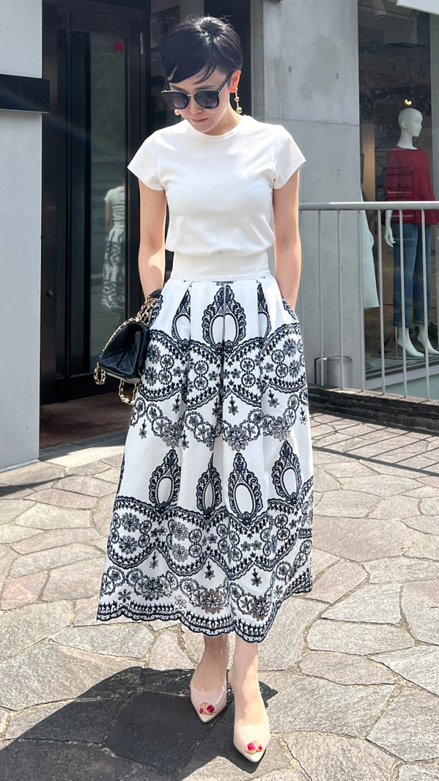 総刺繍BOXタックスカート｜JENNE(ジェンヌ)公式通販：パリジェンヌの  