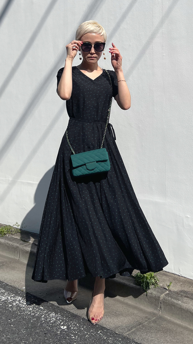 Vネックフレアワンピース｜JENNE(ジェンヌ)公式通販：パリジェンヌの  