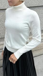 カシミヤ混ソフトタッチタートルネック