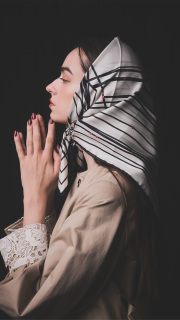 【先行予約】日本製ストライプハートシルクスカーフ【発送予定：2月中旬】