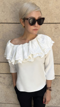 フリルアシンメトリーレースブラウス