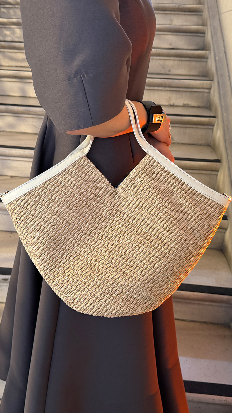 機能性イタリア素材サマーミディアムバッグ（ショルダー付）