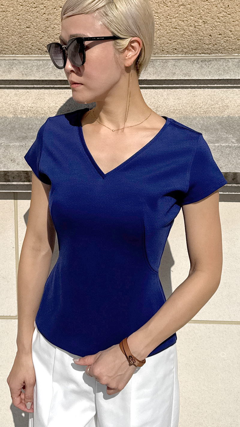 日本製美シルエットカットソー