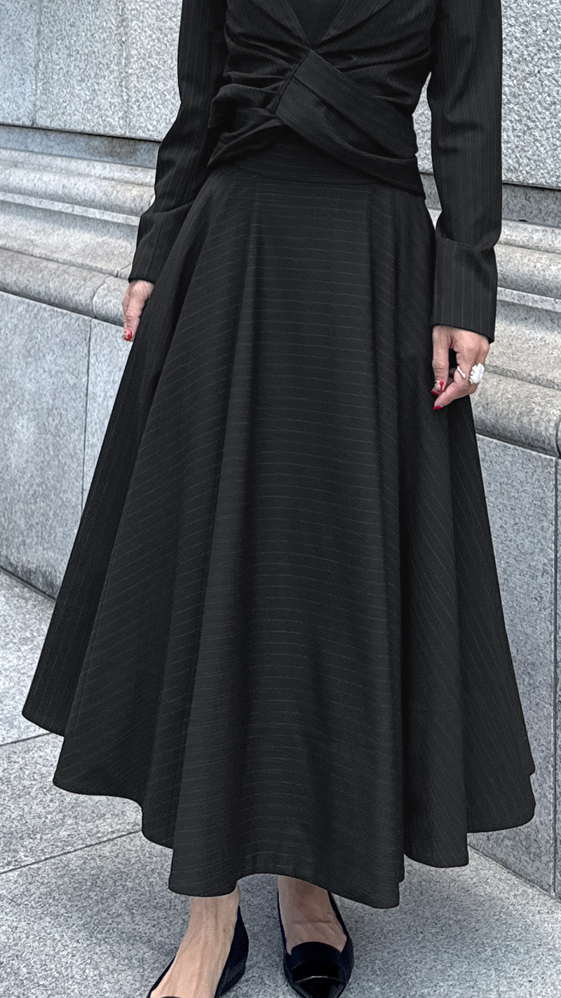 ピンストライプフレアスカート