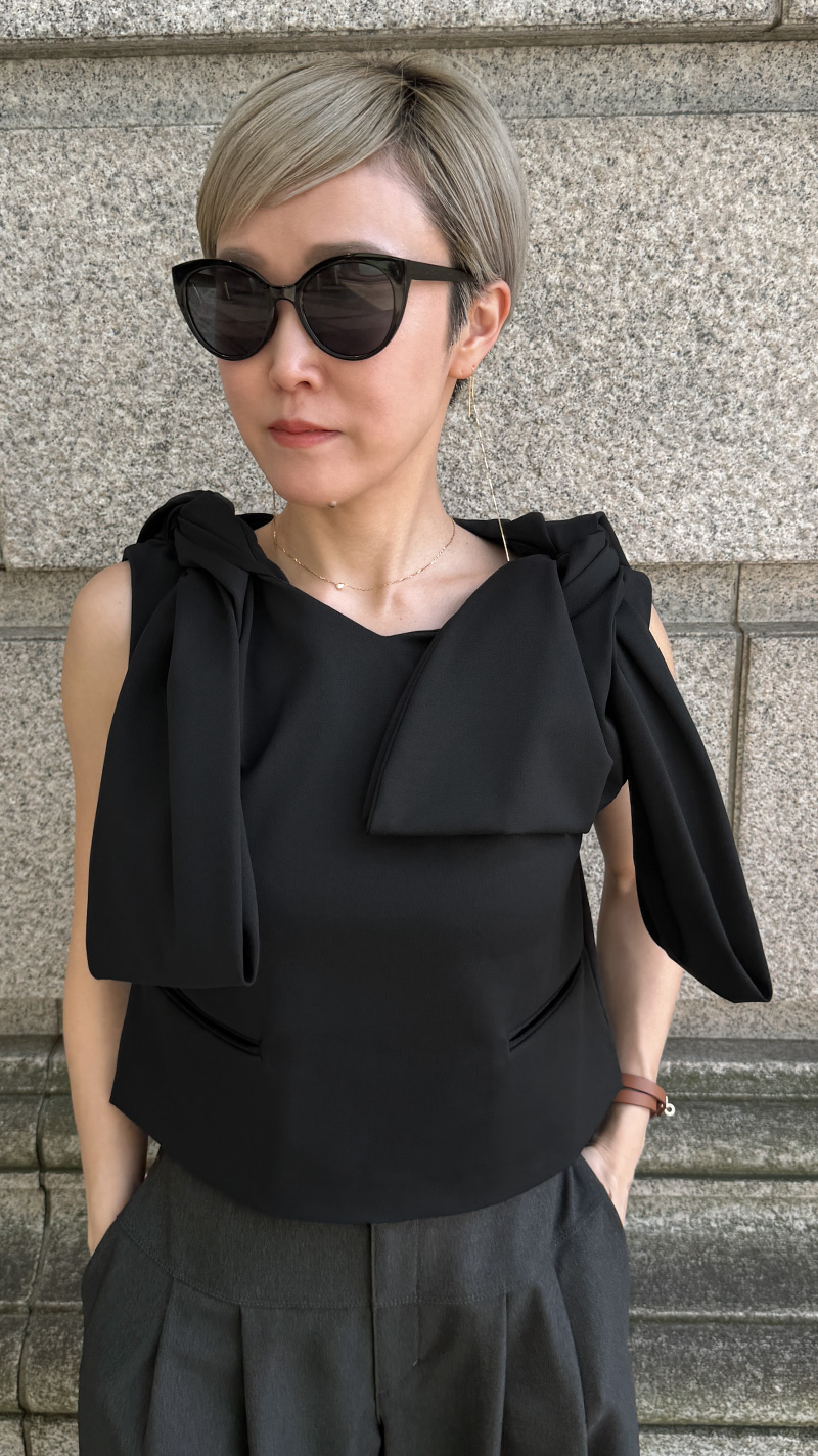 リボンVネックトップス