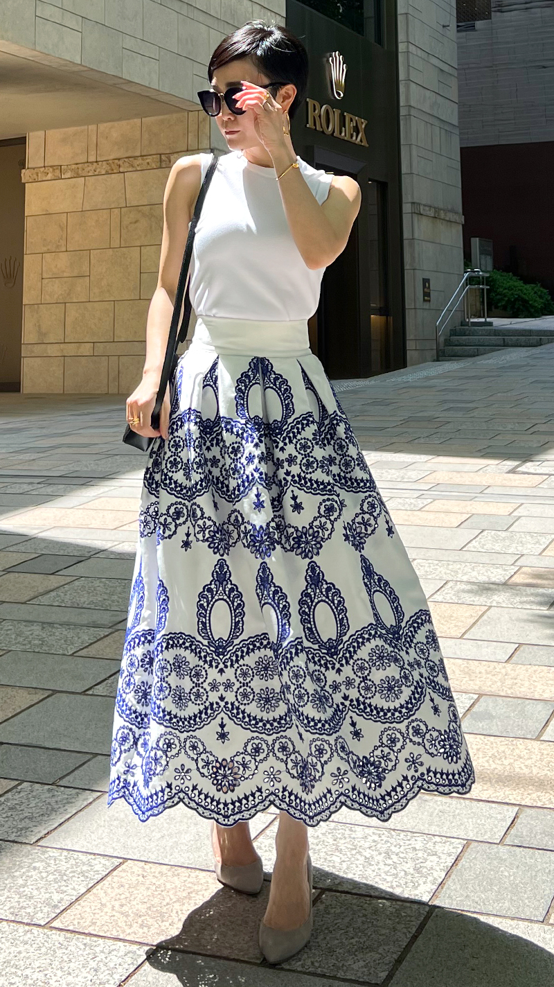 総刺繍BOXタックスカート｜JENNE(ジェンヌ)公式通販：パリジェンヌの  