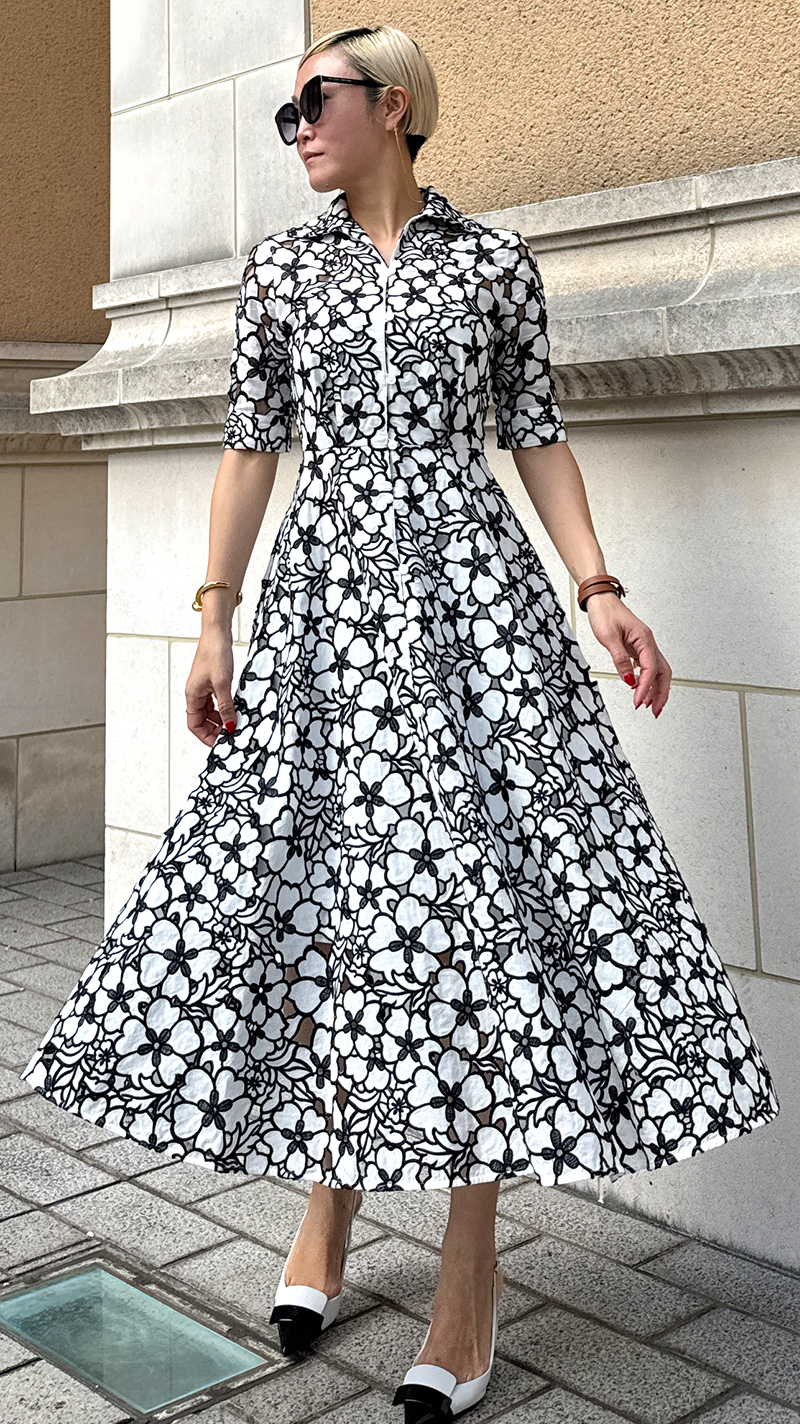 ラグジュアリー総刺繍ワンピース