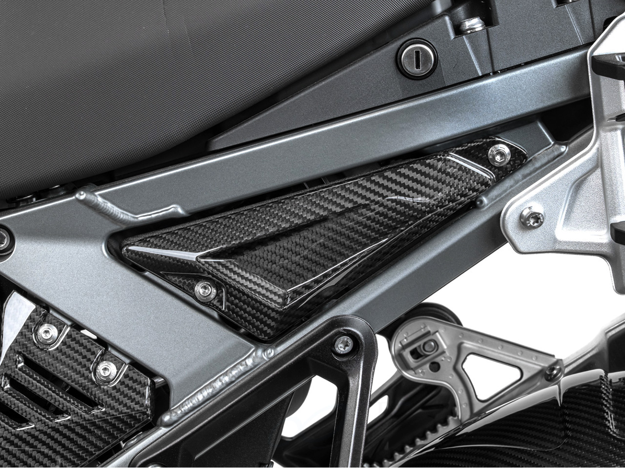 ワンダーリッヒ カーボン サブフレームカバー Rear  BMW R1300GS Adventure