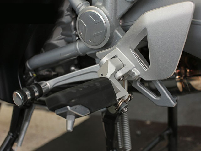 Wunderlich フットレストロワーニング（ライダー用） BMW R1200RT