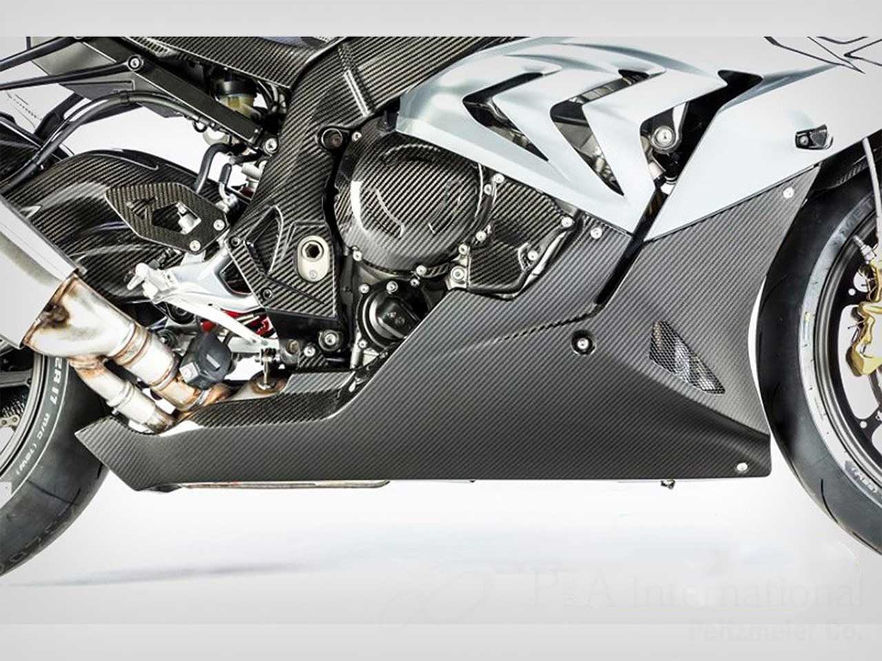 ワンダーリッヒ カーボンアンダーカウル　S1000RRR('17-'18)