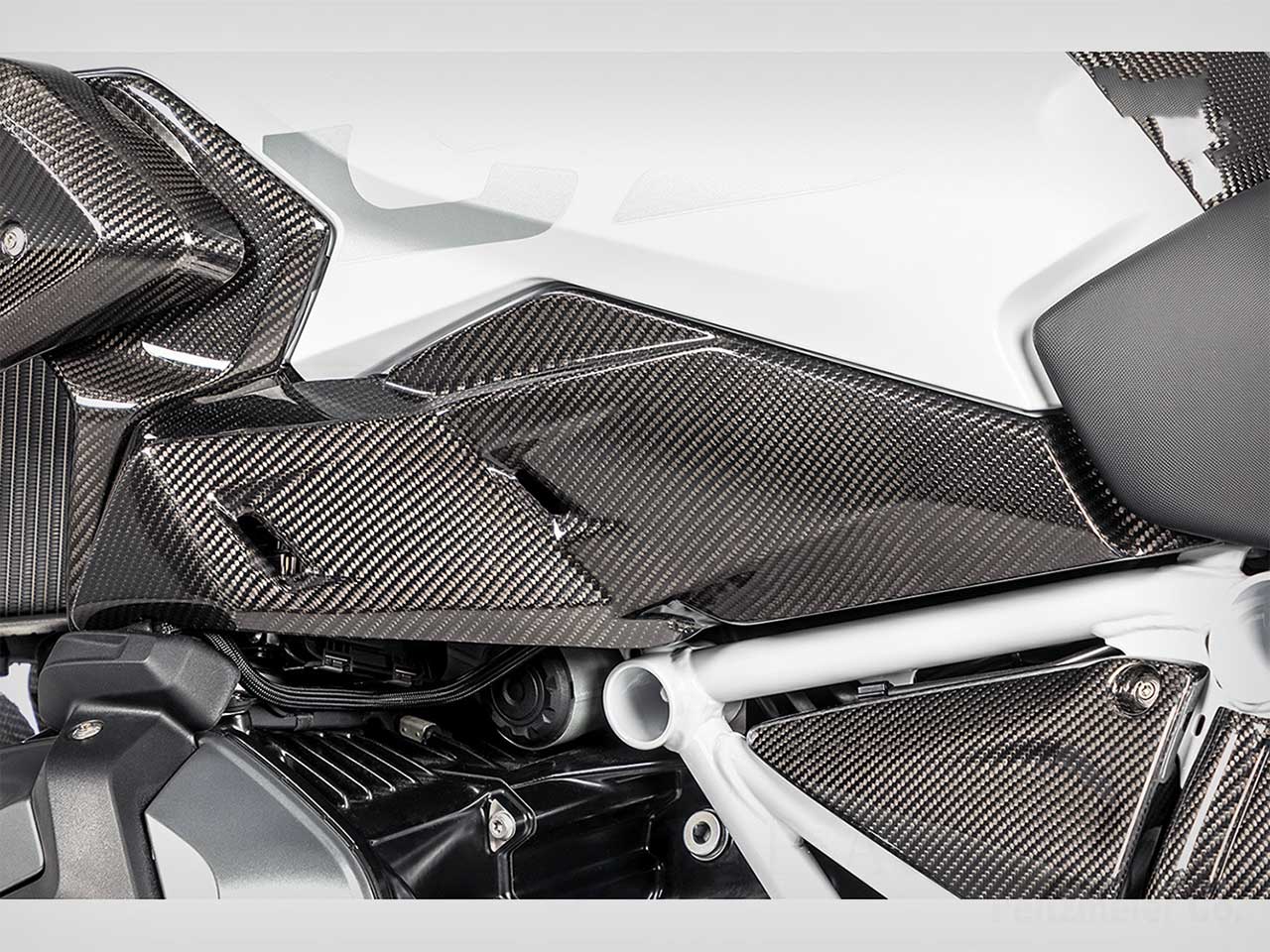 ワンダーリッヒ カーボンタンクサイドカバー R1250GS