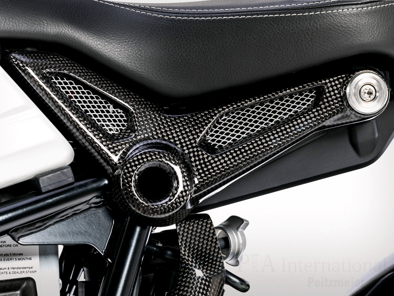 Wunderlich カーボンリアフレームカバー BMW RnineT / Racer / Scrambler / Urban G/S